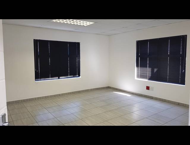 1,166M² FACTORY TO LET IN SAXENBURG PARK 2